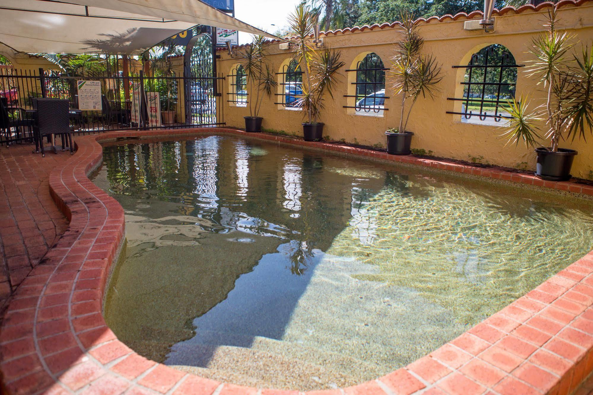 Adobe Motel Cairns Exterior photo