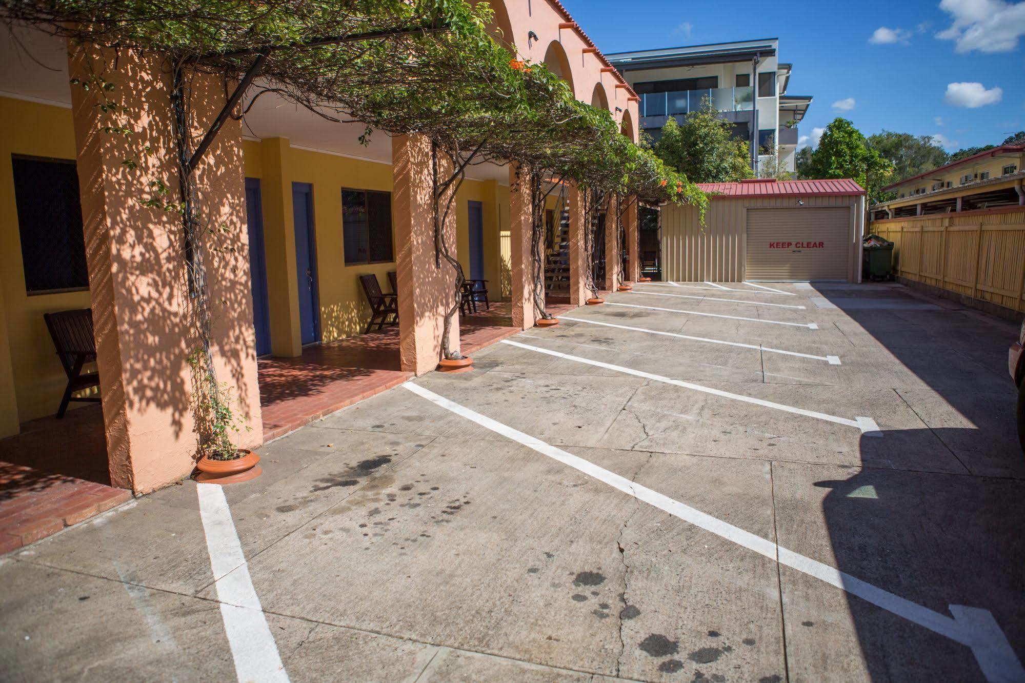 Adobe Motel Cairns Exterior photo
